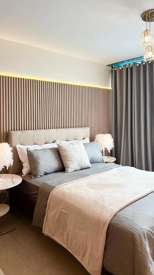 La Palazzo - Across Uptown Mall & Grand Hyatt Bgc Taguig 0*,