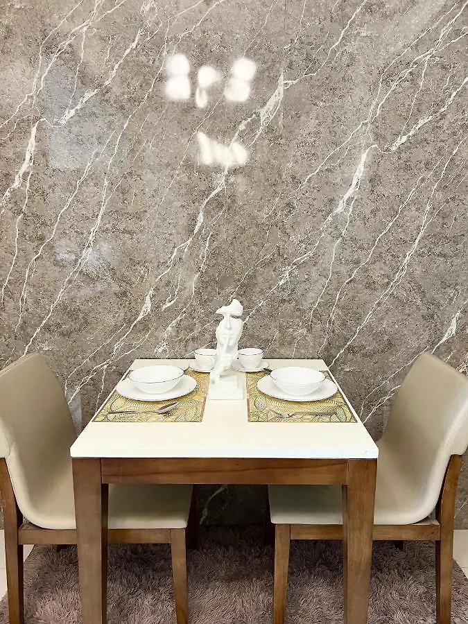 La Palazzo - Across Uptown Mall & Grand Hyatt Bgc Taguig
