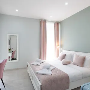 https://colosseo-house.it-romehotels.com